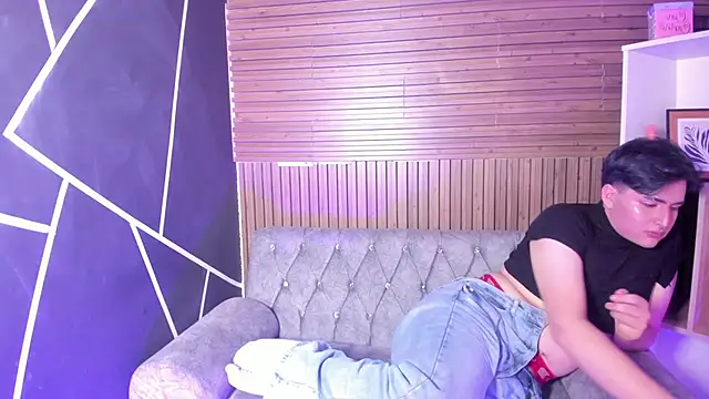 Snapshot of noahWolff_ chatting on February 12, 5:13 am noahWolff online show from February 12, 5:13 am