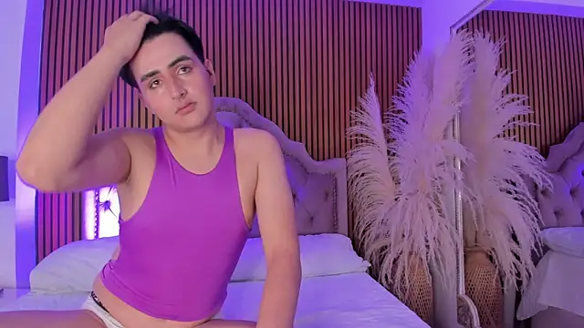 Snapshot of noahWolff_ chatting on February 15, 4:42 am noahWolff online show from February 15, 4:42 am