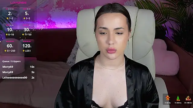 OliviaMoore  online show from March 4, 6:58 pm