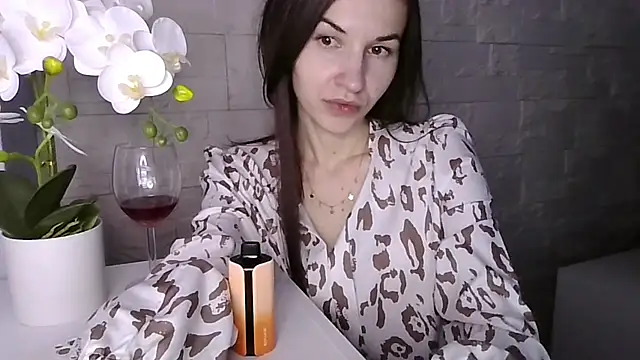 Snapshot of JuliaLovely chatting on March 27, 4:51 pm JuliaLovely online show from March 27, 4:51 pm
