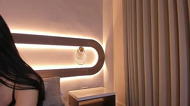 Violeta sum online show from February 11, 12:10 pm