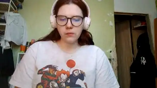 Snapshot of VannessaDillenbeck chatting on February 13, 10:44 am VannessaDillenbeck online show from February 13, 10:44 am