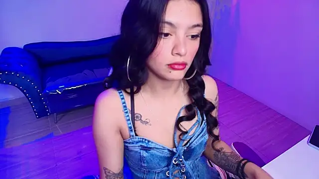 Maddie T18 online show from April 8, 11:32 am