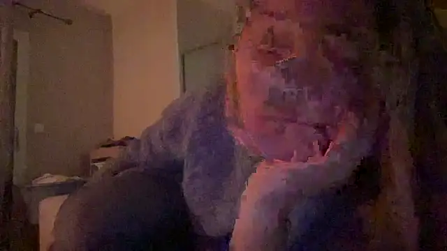 Ninafrisson online show from February 10, 9:30 pm