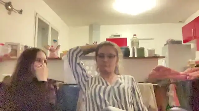 Ninafrisson online show from February 15, 11:01 pm