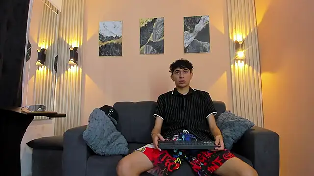 DesiresOfOlympus  online show from April 18, 7:58 pm