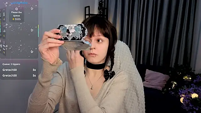 Snapshot of michelewild chatting on February 9, 9:52 pm michelewild online show from February 9, 9:52 pm