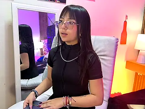 mary luckaysha  online show from May 8, 6:46 pm