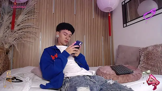 David Banks  online show from April 1, 12:39 pm