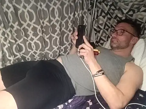 Snapshot of CashDaddyxx chatting on March 3, 11:32 pm CashDaddyxx online show from March 3, 11:32 pm