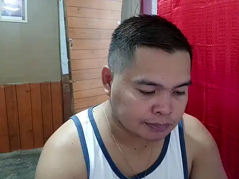 Snapshot of bigloadfox chatting on February 17, 1:24 am bigloadfox online show from February 17, 1:24 am