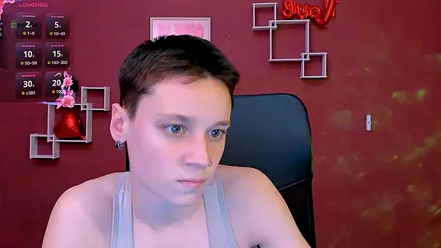 Snapshot of emi_fade chatting on February 16, 1:51 pm emi fade online show from February 16, 1:51 pm