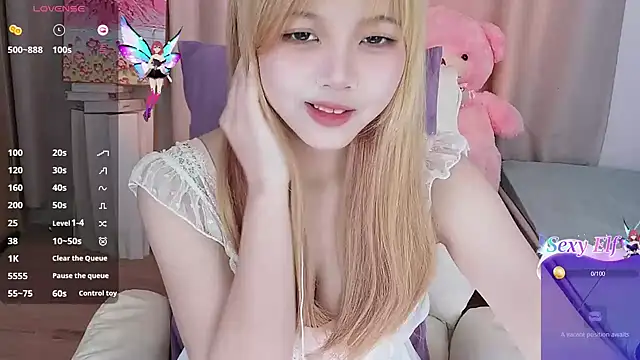 Snapshot of -Anya-666- chatting on February 20, 2:17 pm -Anya-666- online show from February 20, 2:17 pm