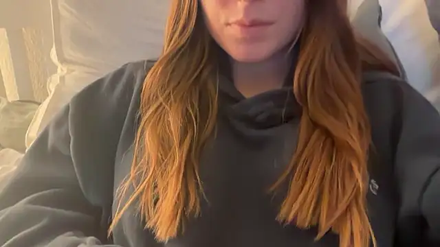 Snapshot of Lucyschickt chatting on February 17, 4:57 pm Lucyschickt online show from February 17, 4:57 pm