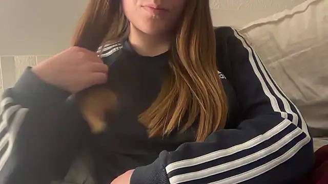 Snapshot of Lucyschickt chatting on February 26, 5:45 pm Lucyschickt online show from February 26, 5:45 pm