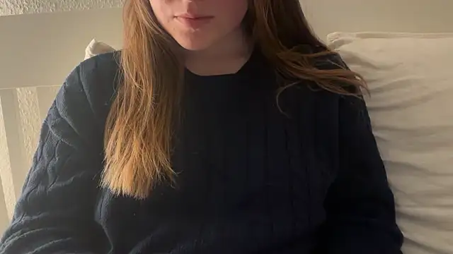 Snapshot of Lucyschickt chatting on March 4, 6:03 pm Lucyschickt online show from March 4, 6:03 pm