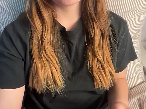 Snapshot of Lucyschickt chatting on June 30, 6:53 pm Lucyschickt online show from June 30, 6:53 pm