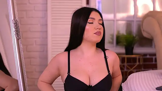 Snapshot of CindyCruse chatting on February 25, 6:23 am CindyCruse online show from February 25, 6:23 am