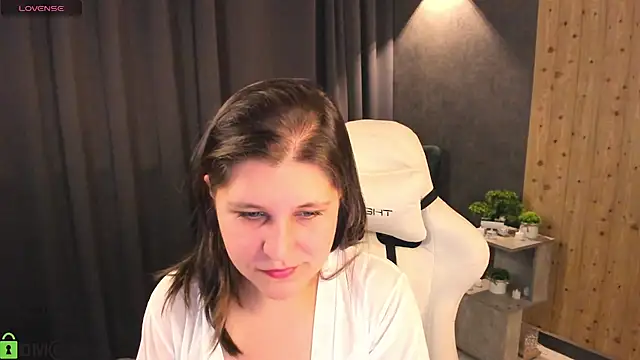 helenahoff online show from March 12, 3:56 am