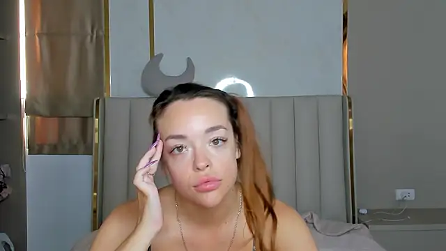 Snapshot of stellaa_quenn chatting on February 6, 1:10 am stellaa quenn online show from February 6, 1:10 am