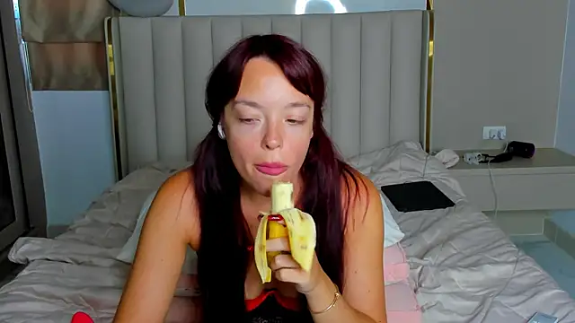 Snapshot of stellaa_quenn chatting on June 24, 12:20 am stellaa quenn online show from June 24, 12:20 am