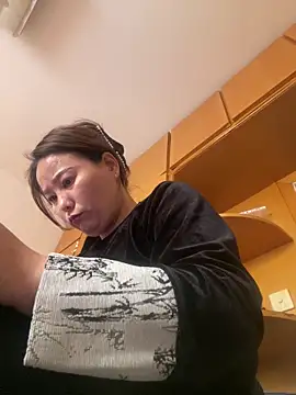 Youyou 12 online show from March 13, 7:15 am