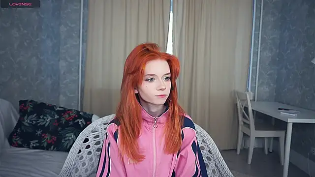 TarynPalek online show from February 3, 7:13 am