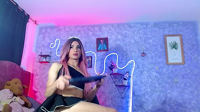 Snapshot of Everlin__Hot_ chatting on February 6, 11:35 am Everlin Hot online show from February 6, 11:35 am