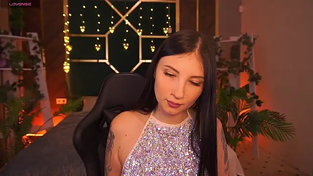 Snapshot of LunaaMay chatting on February 25, 3:32 pm LunaaMay online show from February 25, 3:32 pm