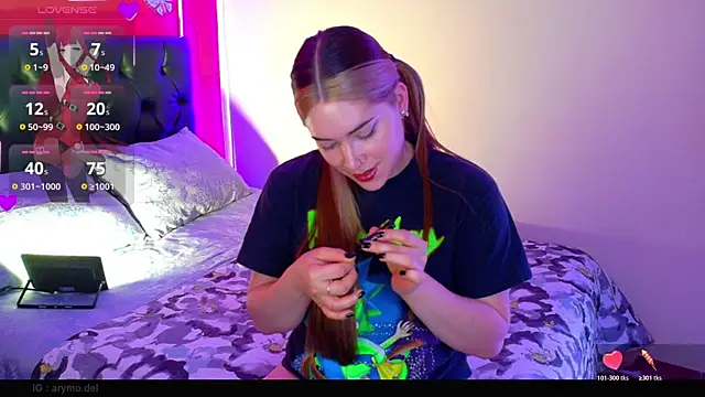 Snapshot of Arytits chatting on February 13, 11:06 am Arytits online show from February 13, 11:06 am