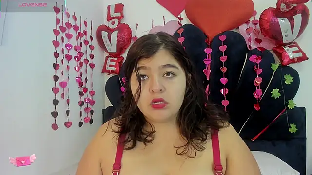 dahlialee online show from February 7, 1:15 pm