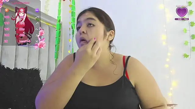 dahlialee online show from March 4, 12:00 pm