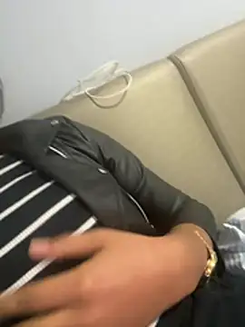 Snapshot of Manu_Manu05 chatting on March 4, 1:55 am Manu Manu05 online show from March 4, 1:55 am