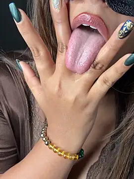 queen-panda online show from February 15, 9:33 pm