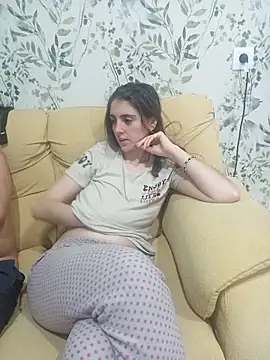 laparejaideal08 online show from April 7, 9:48 pm