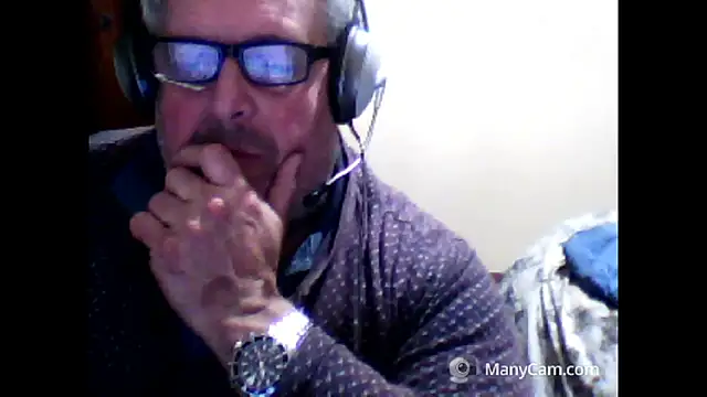 Snapshot of swichcassanesi chatting on February 18, 9:22 pm swichcassanesi online show from February 18, 9:22 pm