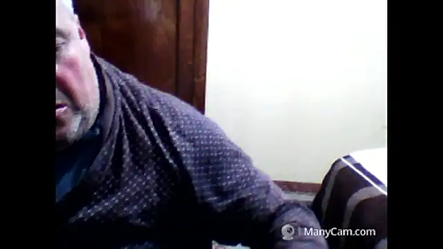 Snapshot of swichcassanesi chatting on February 24, 8:51 pm swichcassanesi online show from February 24, 8:51 pm