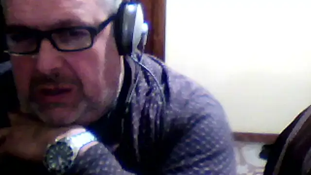 Snapshot of swichcassanesi chatting on February 26, 8:52 pm swichcassanesi online show from February 26, 8:52 pm