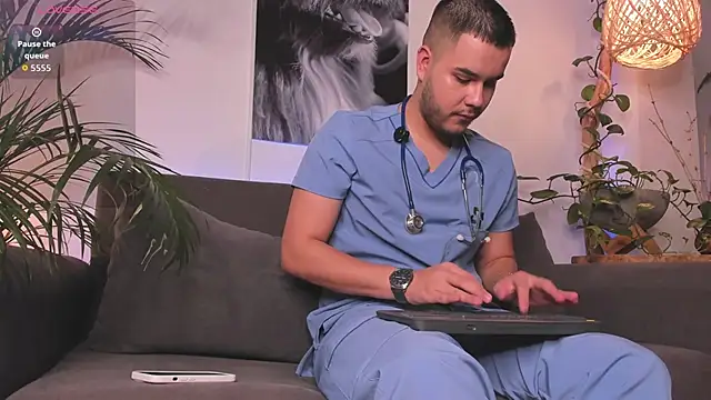 Snapshot of Sebastian_Foxxx chatting on March 4, 12:05 am Sebastian Foxxx online show from March 4, 12:05 am