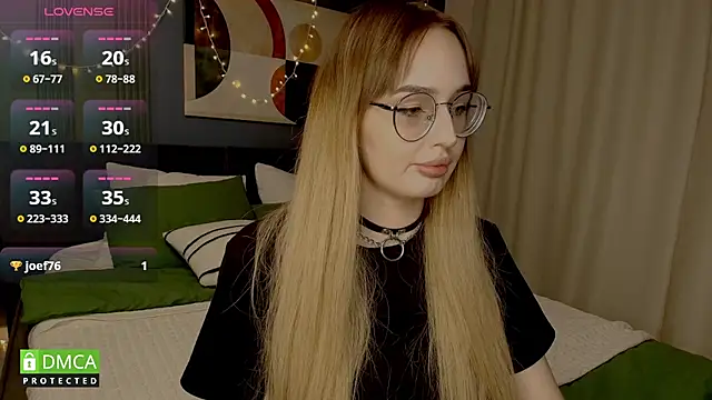 AdeLuna online show from February 5, 9:30 pm