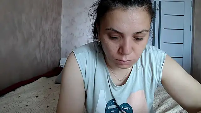 Snapshot of LorraGrey chatting on June 22, 6:10 am LorraGrey online show from June 22, 6:10 am