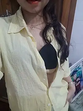 Snapshot of NinaKey chatting on February 22, 5:33 pm NinaKey online show from February 22, 5:33 pm