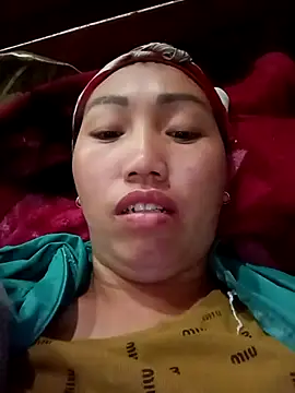 hot-luna- online show from May 1, 11:59 am