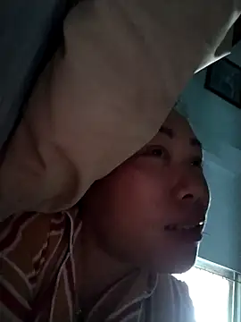 Snapshot of Bella-222 chatting on February 8, 5:55 am Bella-222 online show from February 8, 5:55 am