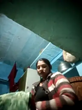 Hotty raghni online show from February 4, 3:07 pm