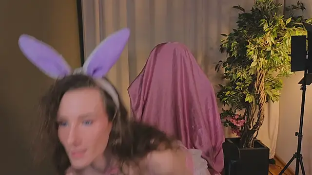 AriaLiko online show from April 3, 8:40 pm