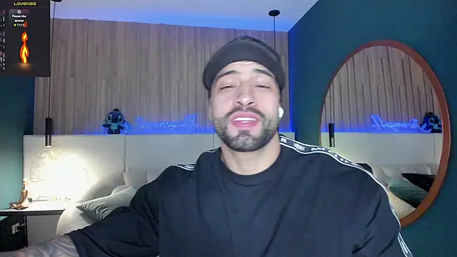 Snapshot of Jeremy_Harden chatting on February 15, 9:00 pm Jeremy Harden online show from February 15, 9:00 pm