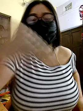 Snapshot of mini27mimi chatting on July 10, 7:49 pm mini27mimi online show from July 10, 7:49 pm