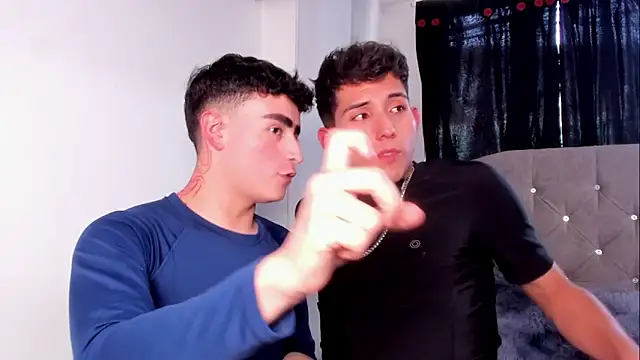 naughtysalomonn online show from April 9, 8:58 pm