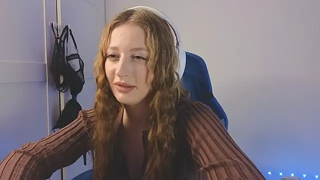 Snapshot of nikapie chatting on February 3, 5:38 am nikapie online show from February 3, 5:38 am